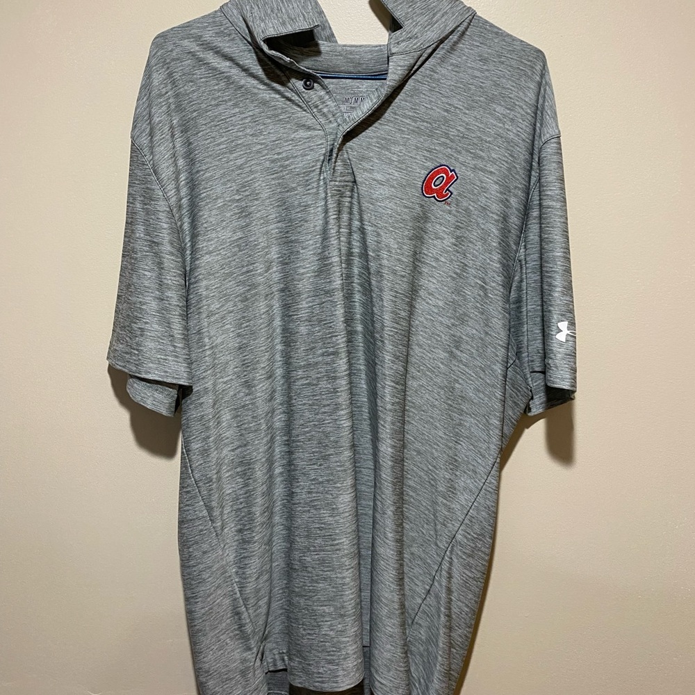 Under Armor brand Atlanta Braves Golf shirt with throwback vintage logo Gray